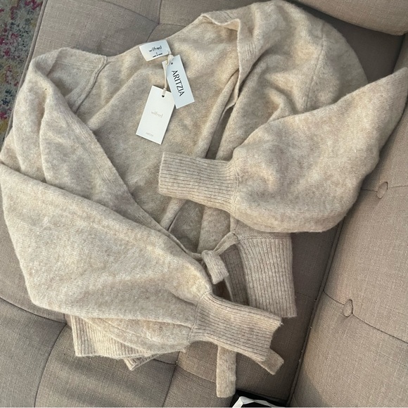 NWT Aritzia Wilfred Cassidy Sweater in Heather Light Oatmeal V-Neck Wrap Small - Picture 12 of 12